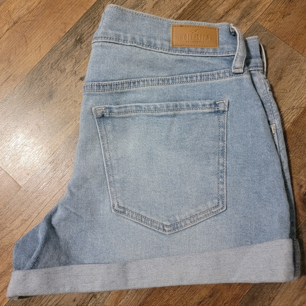 Hollister Low Rise Denim Shorts W28